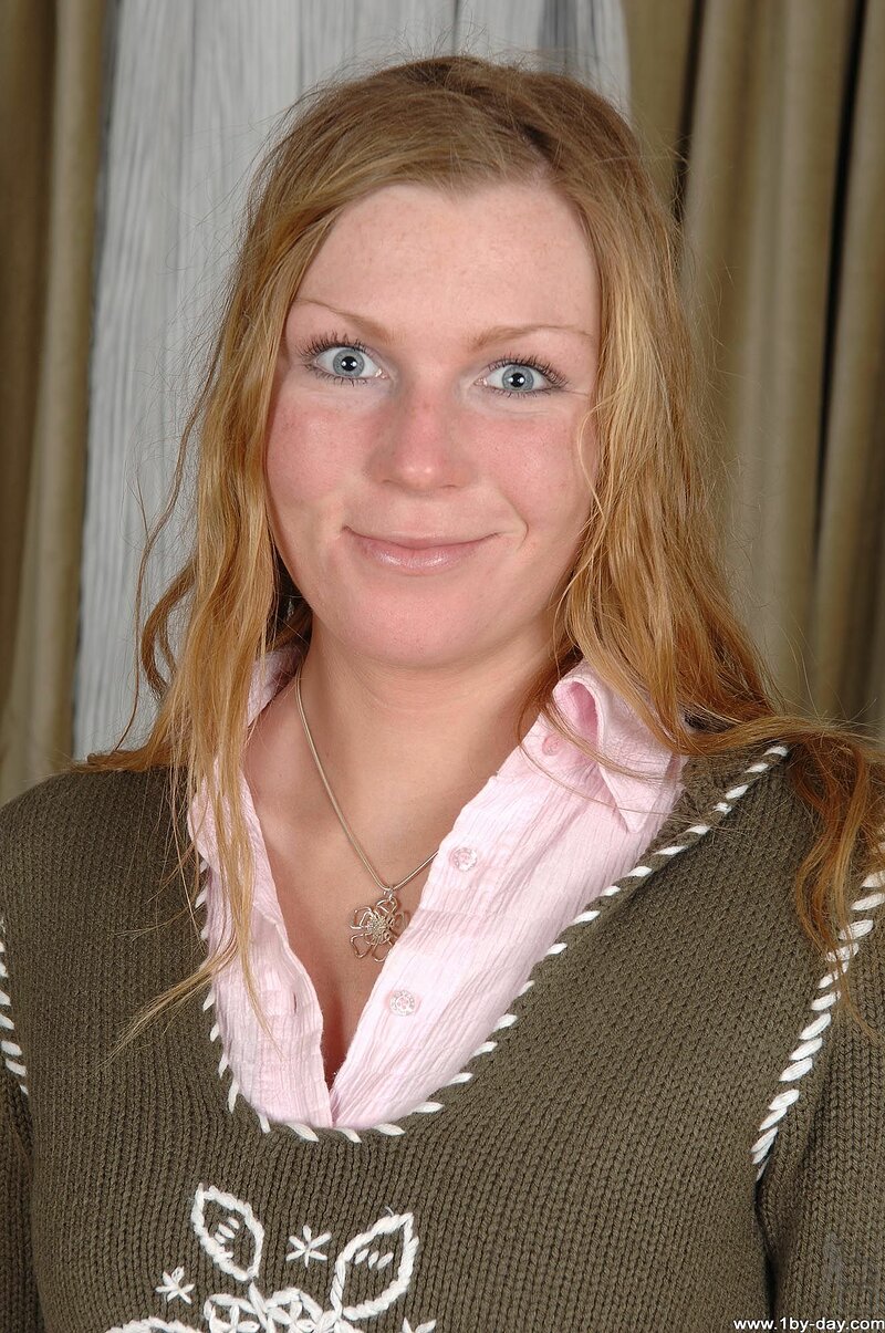 Елена, 22 года, 2 размер груди